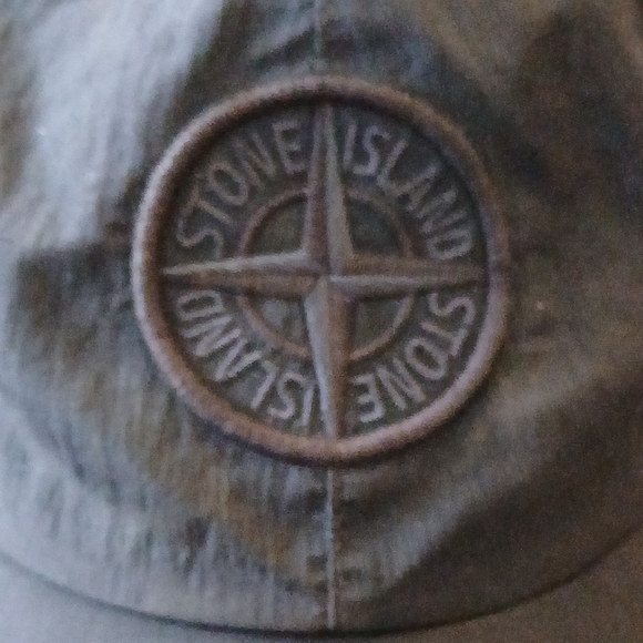 Stone Island Black Cap - Picture 1 of 4